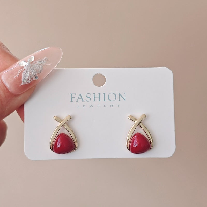 Women's Triangle Pearl Simple Temperamental Minority Design Sense Temperament Entry Stud Earrings