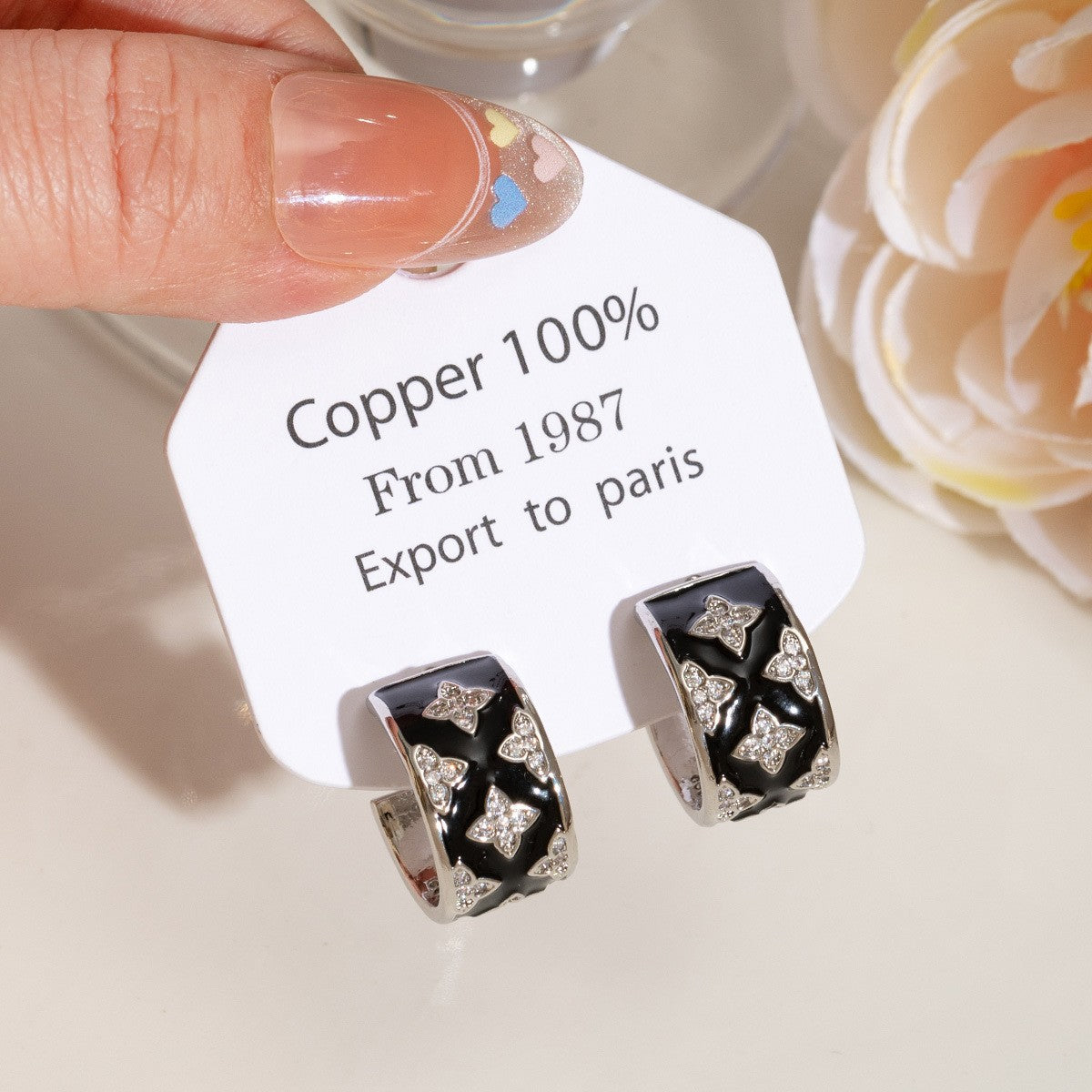 Exquisite Sweet Cutout Fritillary Plate Clover Flower Niche Earrings