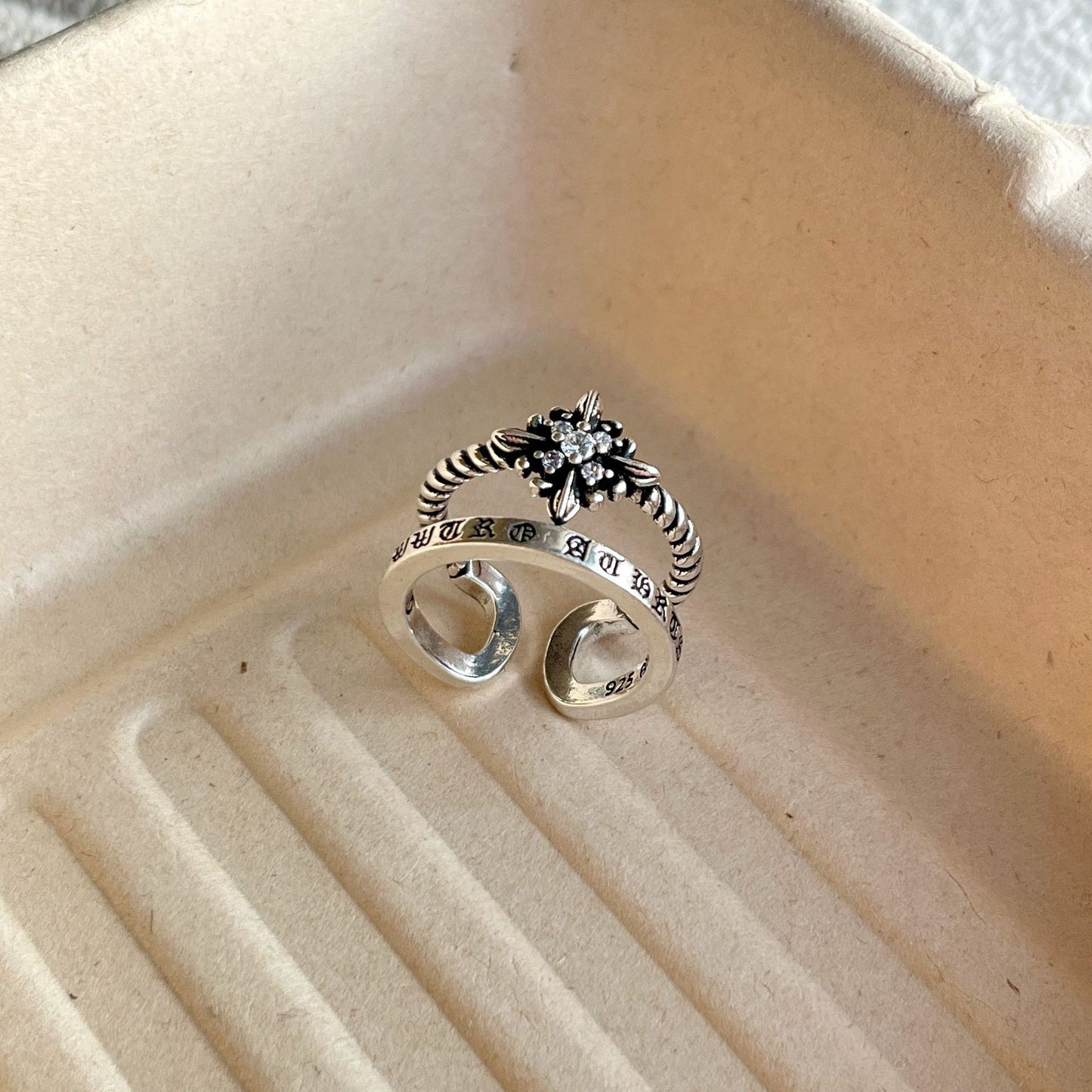 Women's Distressed Double Layer Four Stars Design Ring