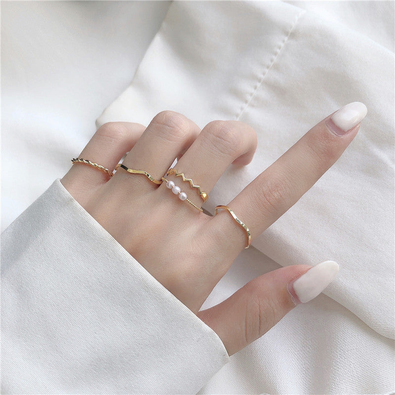 Women's Simple Wavy Personalized Niche Design Temperament Tail Suit Ring