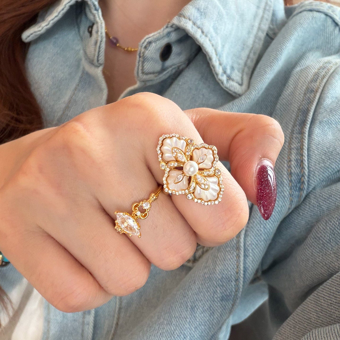 Women's Embossed Four-leaf Flower Twin Horse Eye Diamond Ring