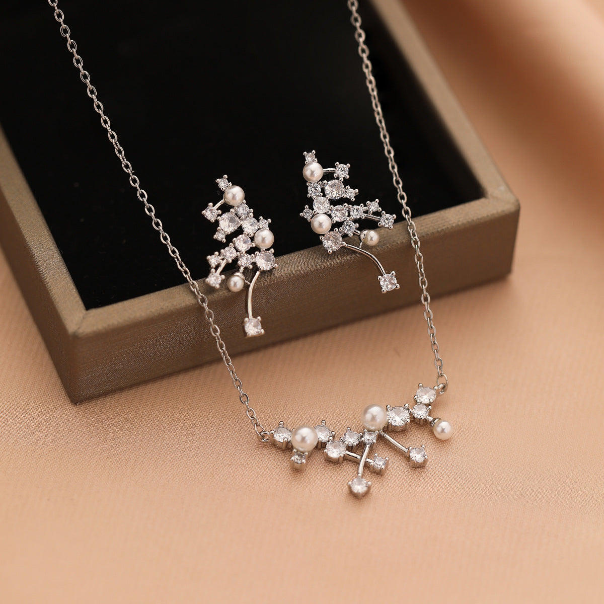 Glamorous Comfortable Two-piece Affordable Luxury Fashion Jewelry Set