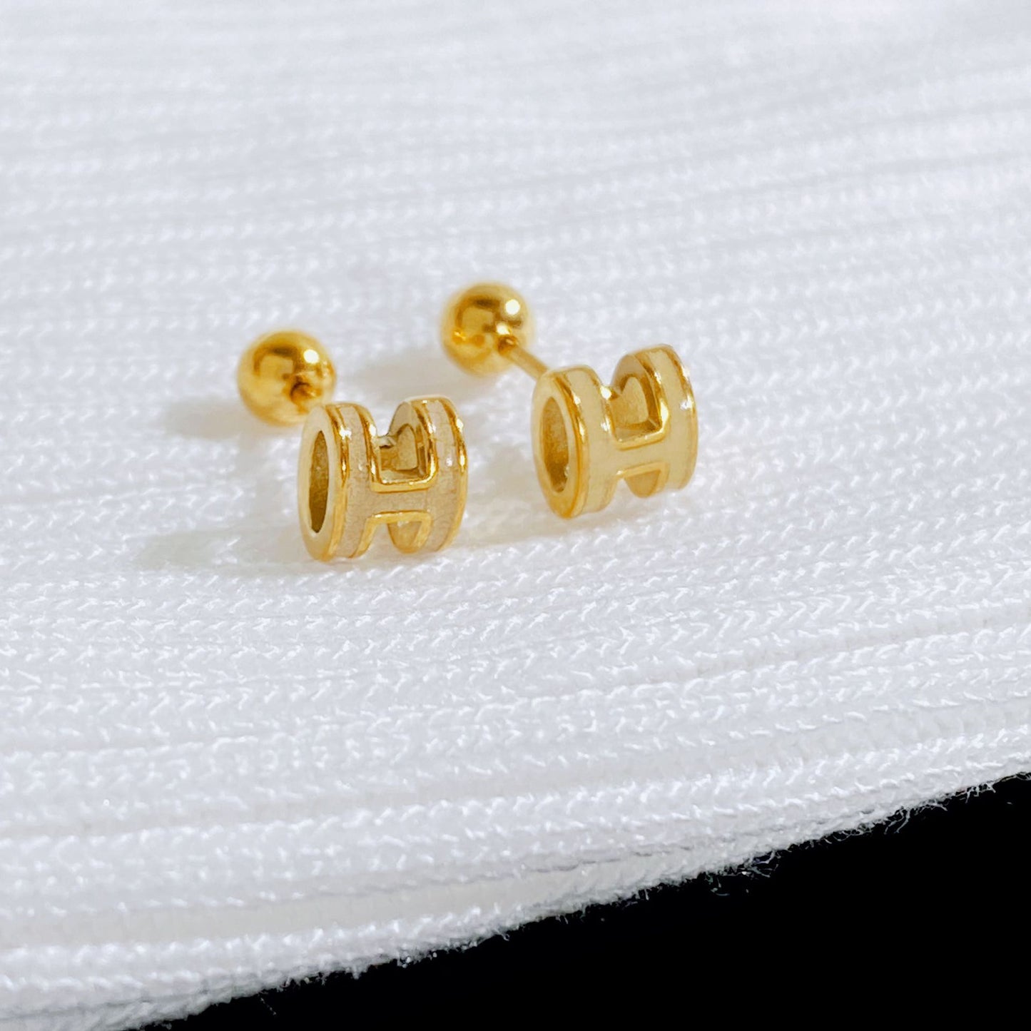 Women's Steel Screw Ear Bone Simple Elegant Earrings