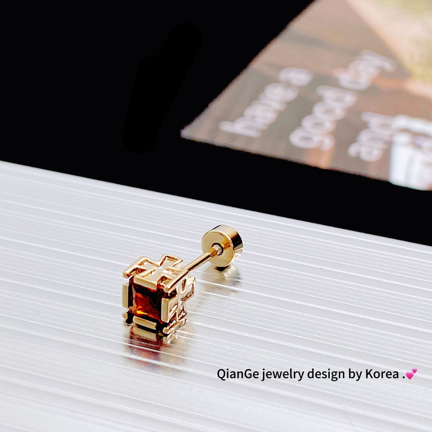 Unisex Style Personalized Hip Hop Pattern Single Ear Bone Screw Stud Earrings