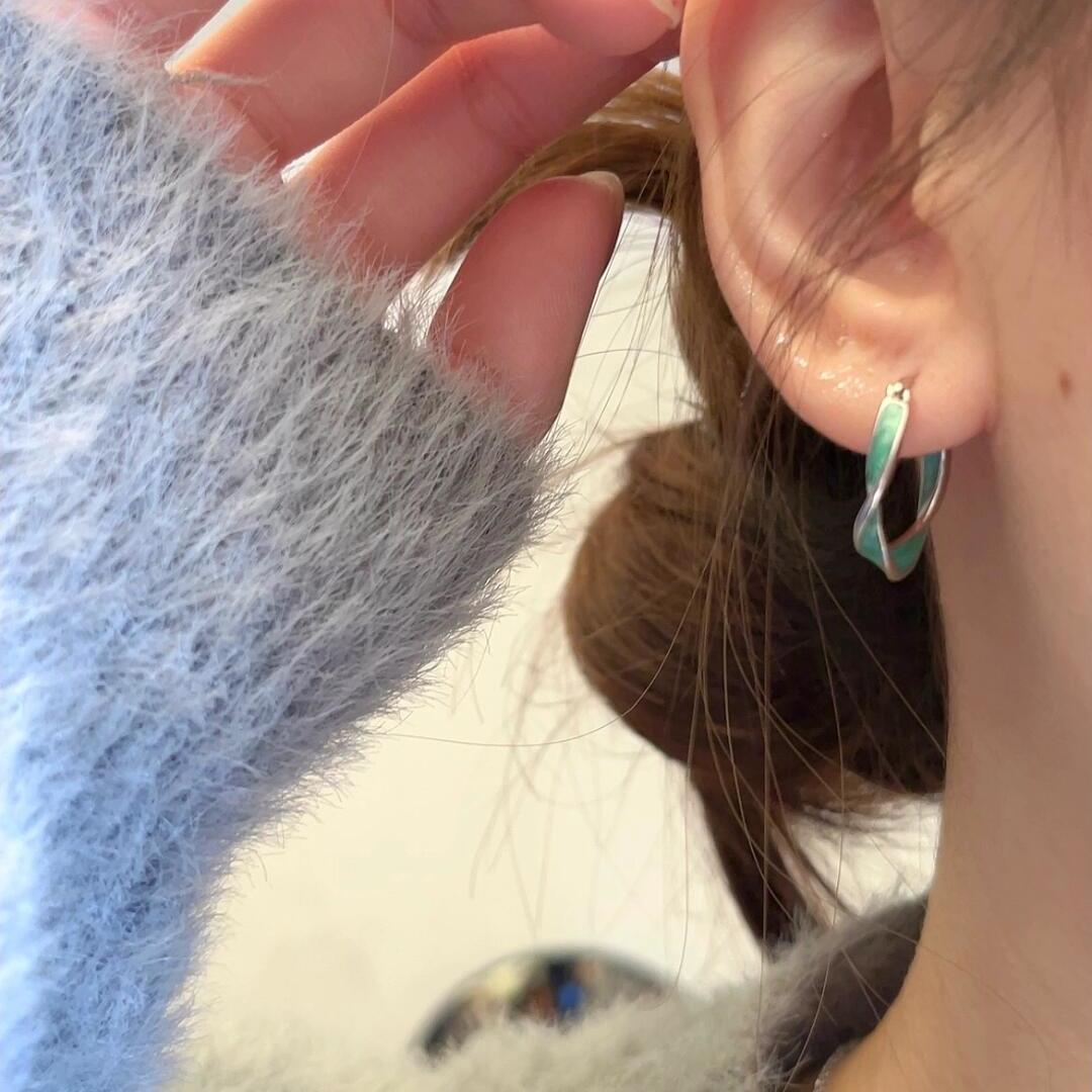 Women's Mobius Irregular Retro High-grade Style Epoxy Stud Earrings