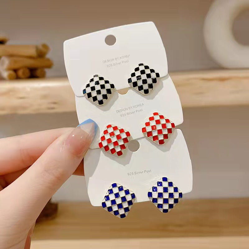Women's Square For Niche Temperament Black White Design Stud Earrings