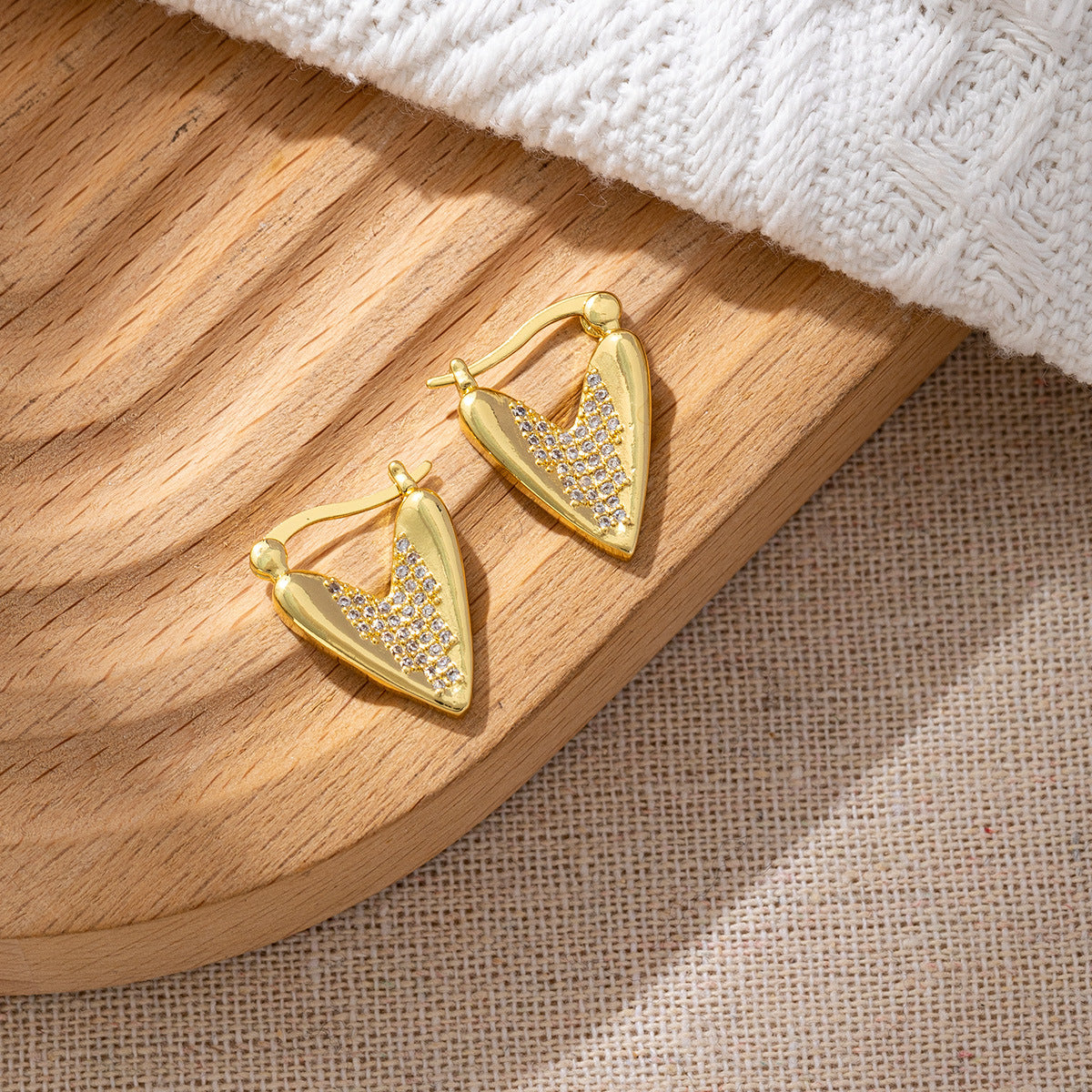 Classic Style Gold-plated Clover Clip High-grade Zircon Ear Buckle