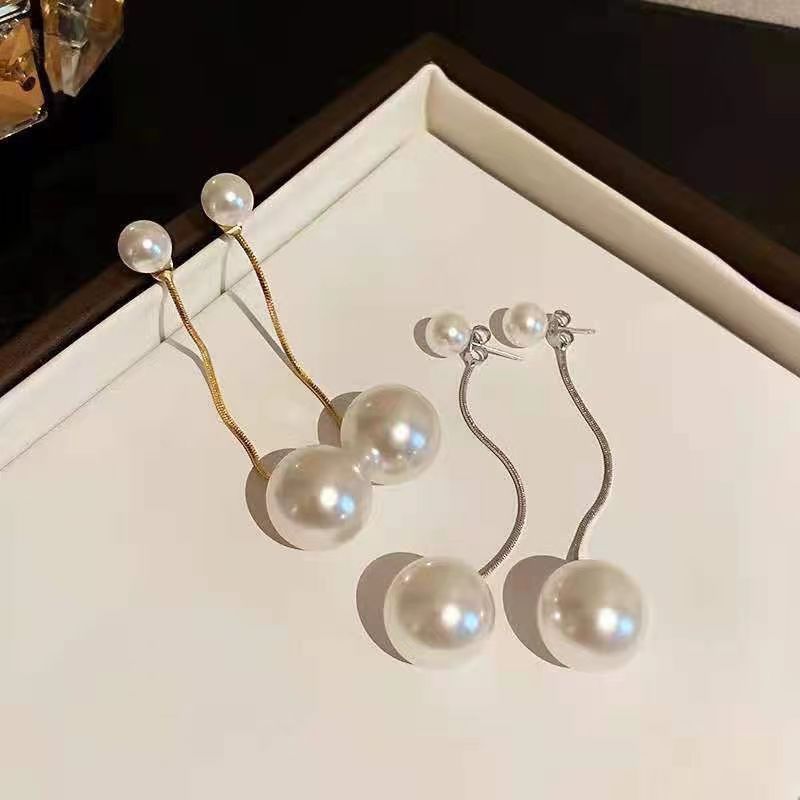 Women's Big Pearl Sier Needle Tassel Elegant Ear Line