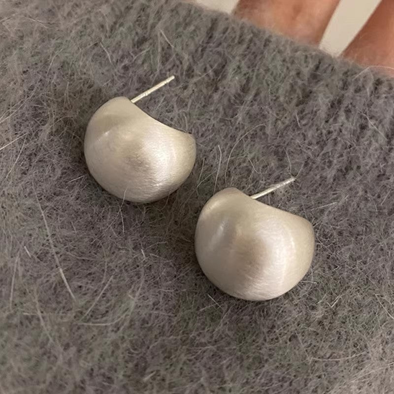 Women's Cold Style Metal Brushed For Light Luxury Minority High-grade Simple Stud Earrings