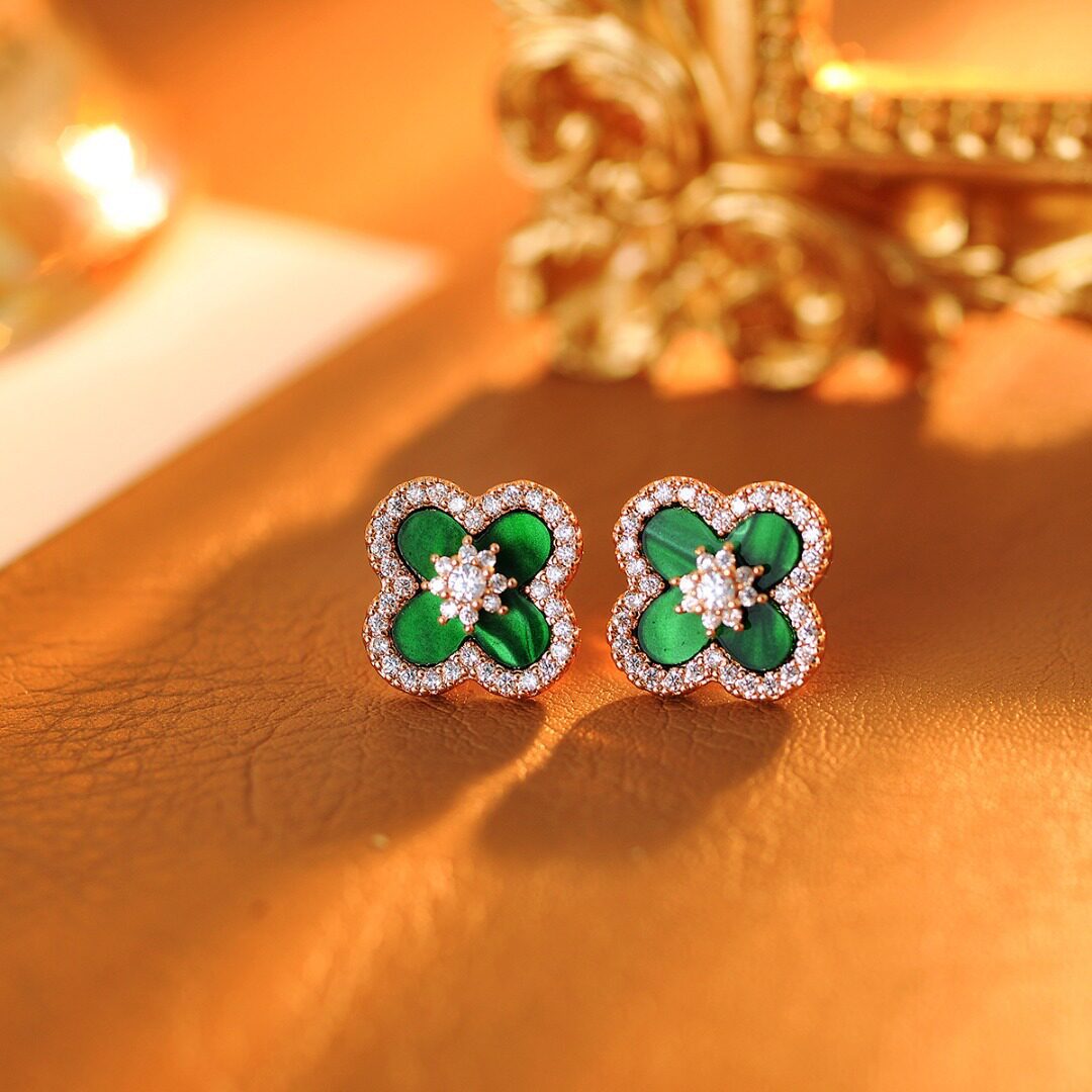 Women's Inlaid Zircon Lucky Four-leaf Flower Pink Imitation Fritillary Sier Light Stud Earrings