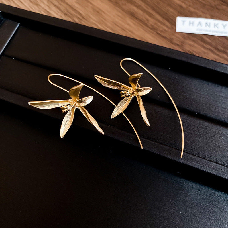 Women's Needle Round Curved Geometric Ear Retro Personalized Temperamental Light Luxury Earrings