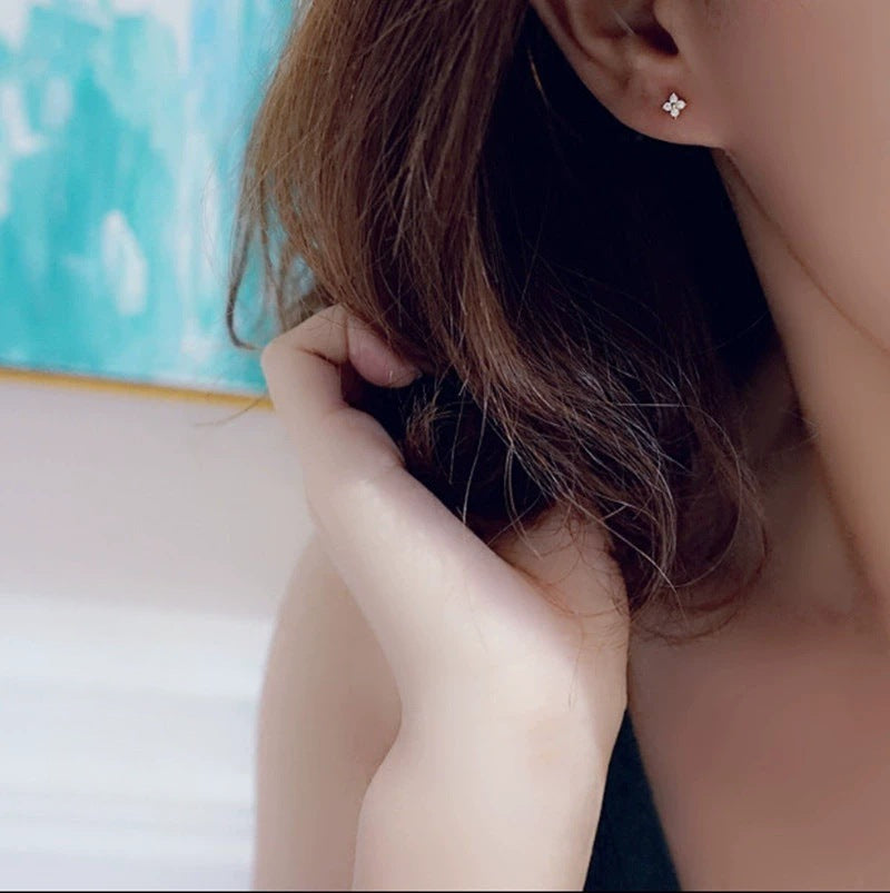 Women's Clover Ear Light Luxury Sweet Diamond Small Flower Shape Mini Rings