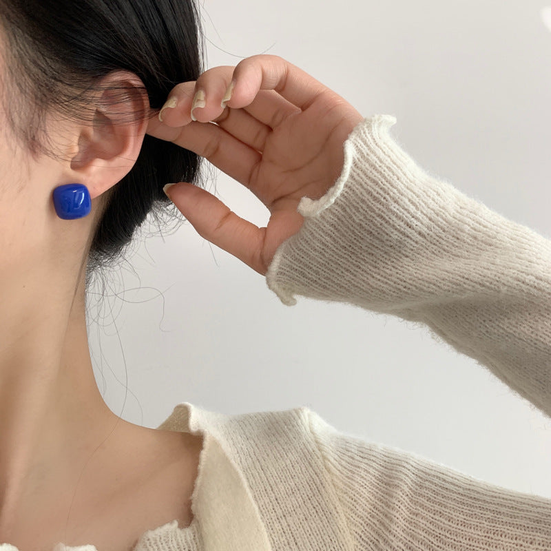 Women's Square Sugar Simple Exquisite Solid Color Geometric Style Temperament Toffee Stud Earrings