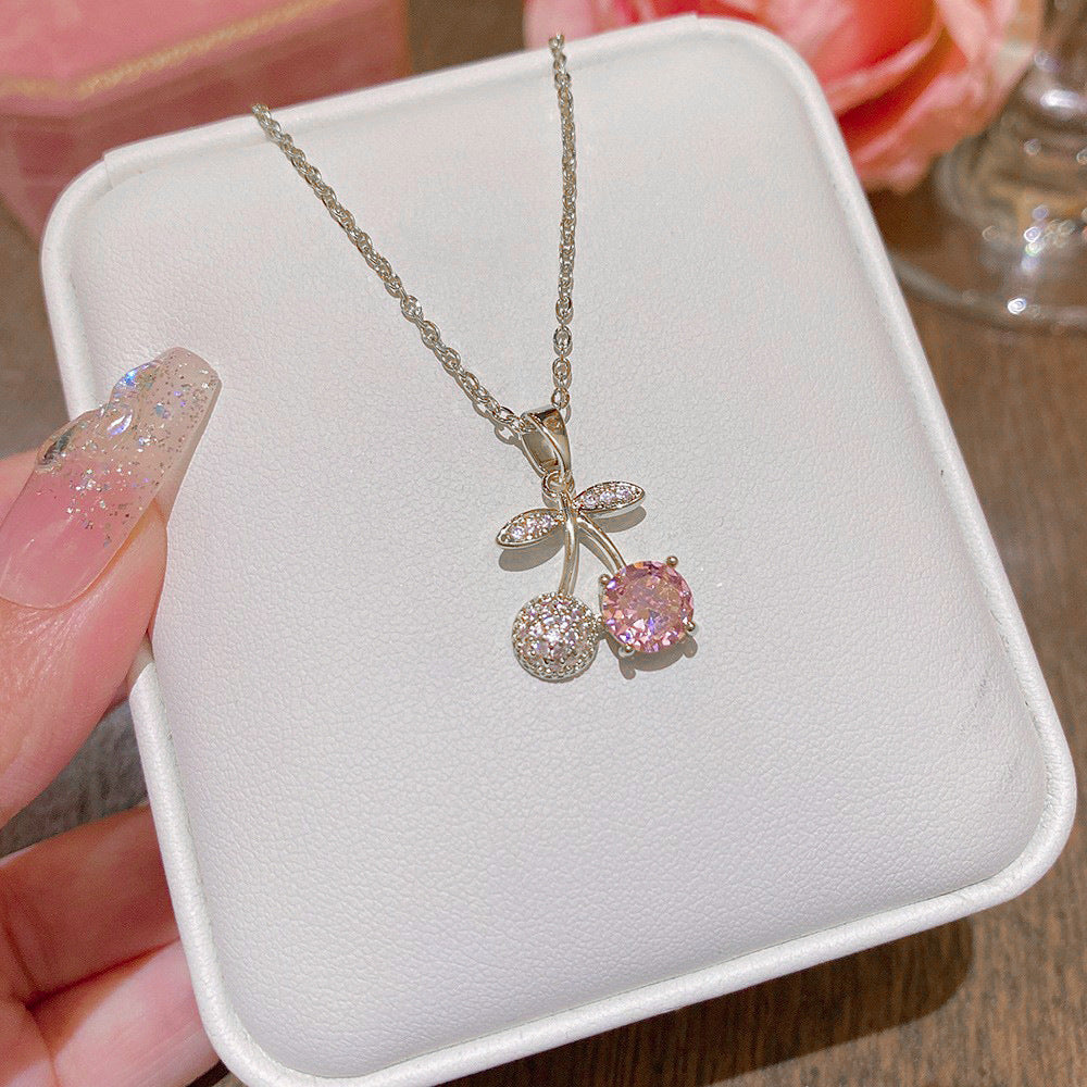 Women's Peach-colored Sweet Four-leaf Light Luxury Fashionable Versatile Clavicle Necklace