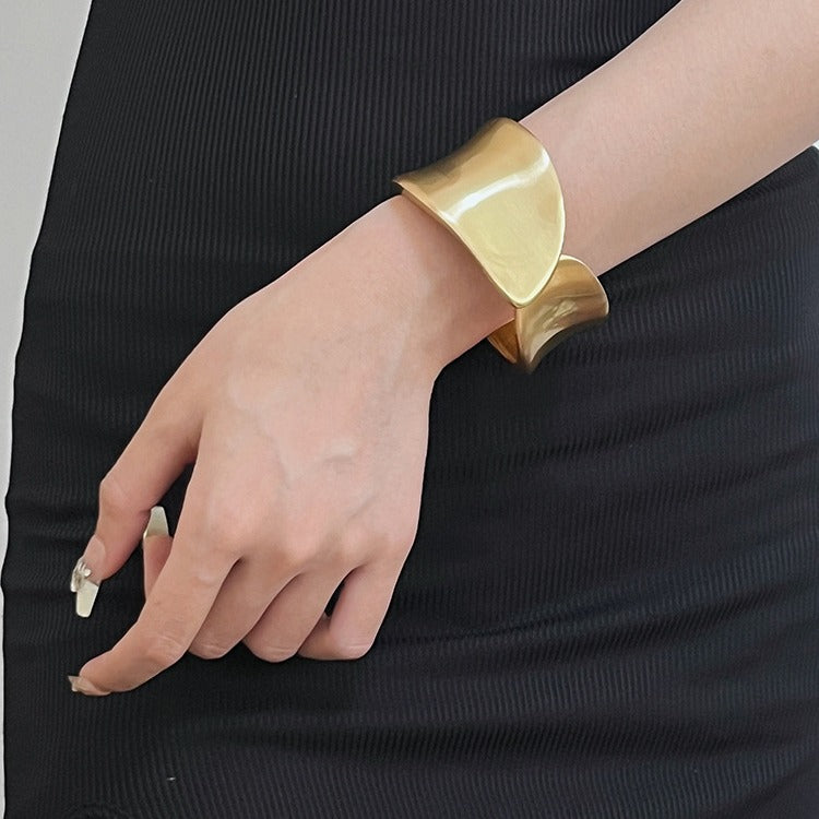 Gold Open Summer Exaggerated Personality Glossy Electroplated Alloy Bracelet