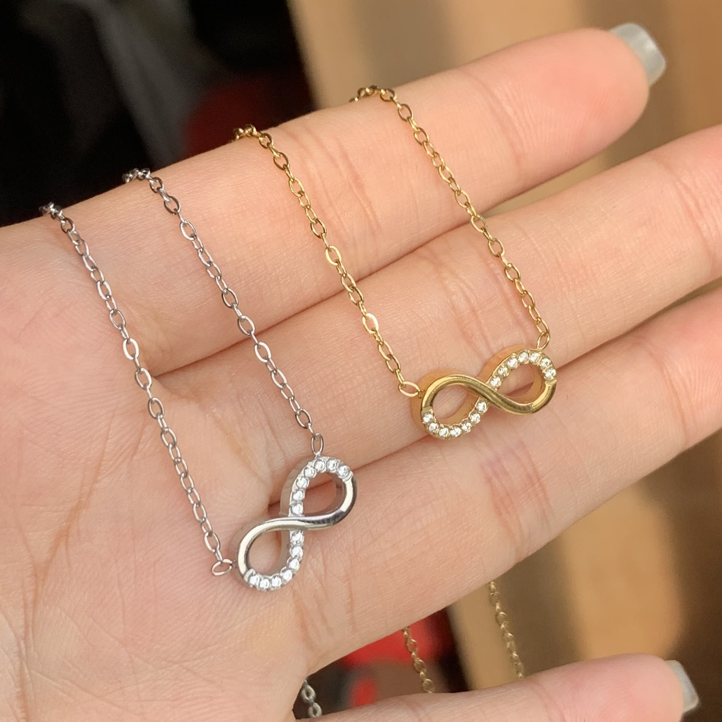 Steel Infinite Loop Symbol Light Luxury Minority Female Clavicle Chain Necklaces