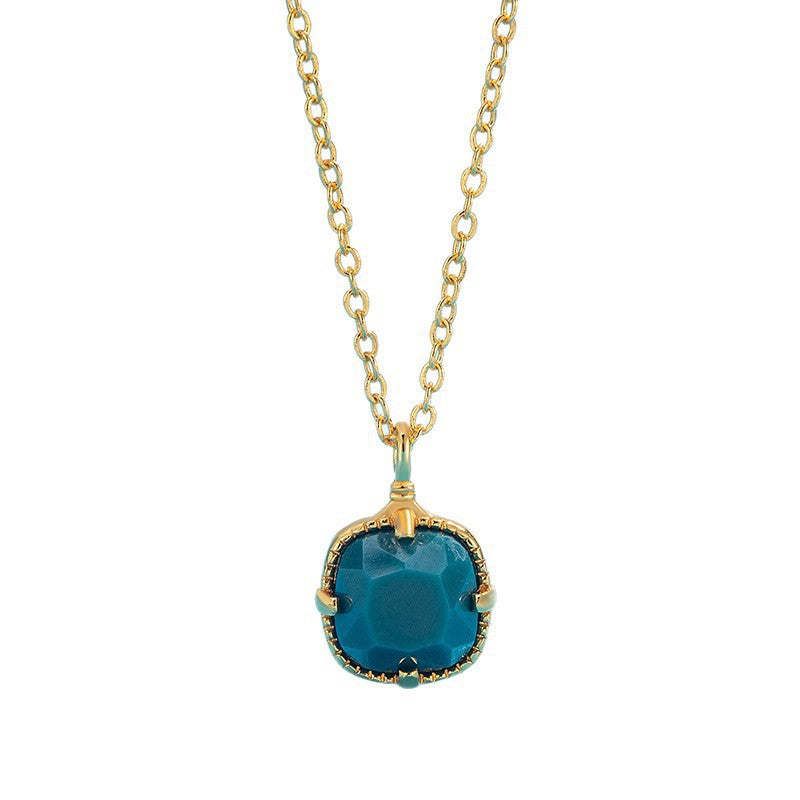 Women's Crystal Retro Minority Design High-grade Light Luxury Exquisite White Clavicle Necklaces