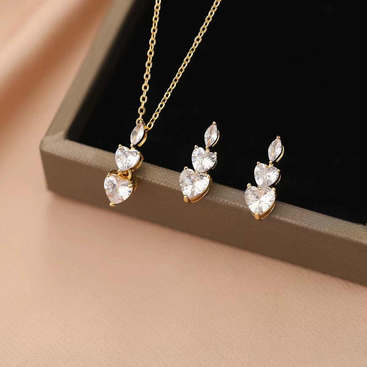Glamorous Comfortable Two-piece Affordable Luxury Fashion Jewelry Set