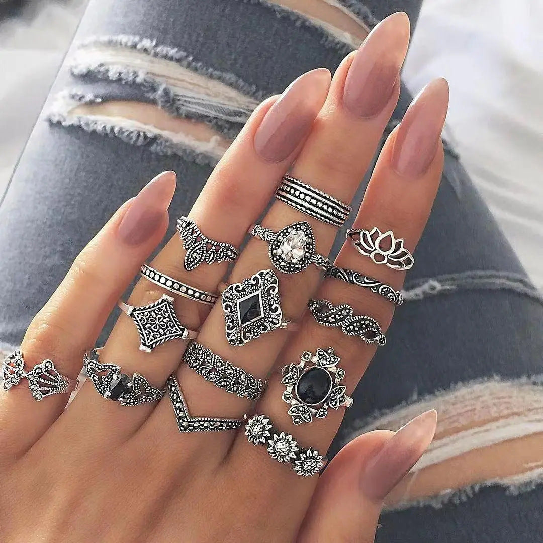 Women's Knuckle Suit Sets Love Heart-shaped Design Rings