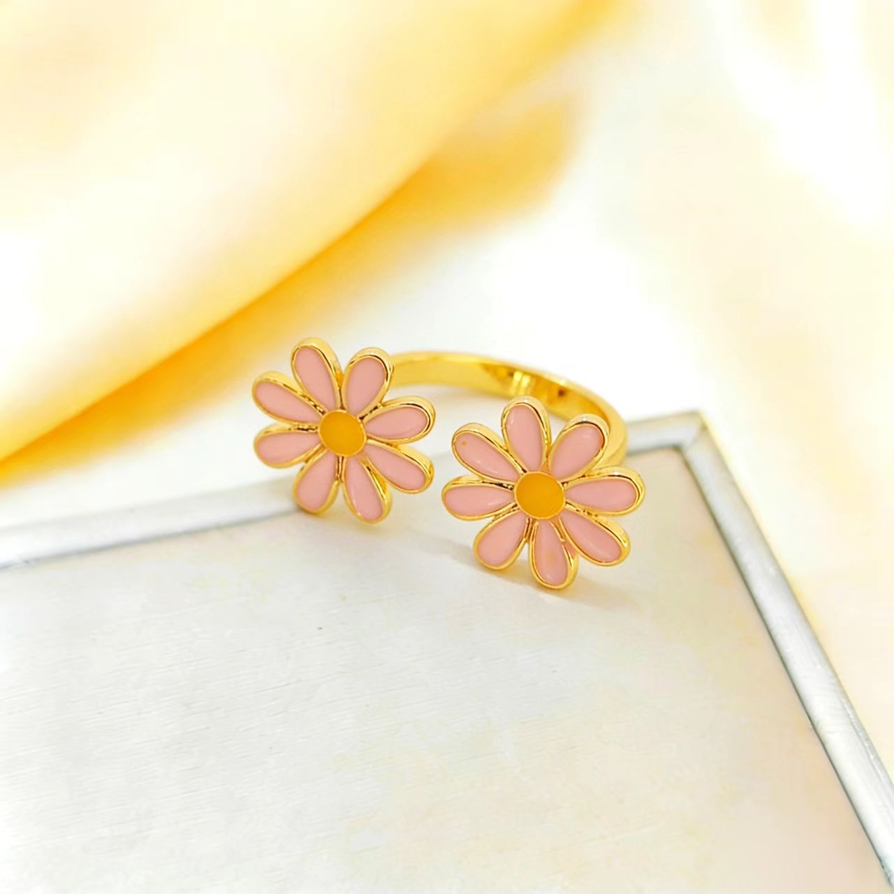 Oil Little Daisy Female Summer Niche Design Elegant Ring