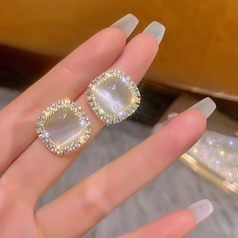 Women's Golden Light Luxury High-grade Metal Design Earrings