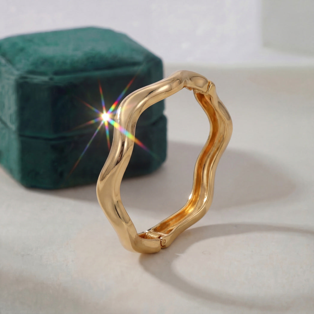 Women's Fashion Luxury Elegant Vacuum Plating Light Bracelet