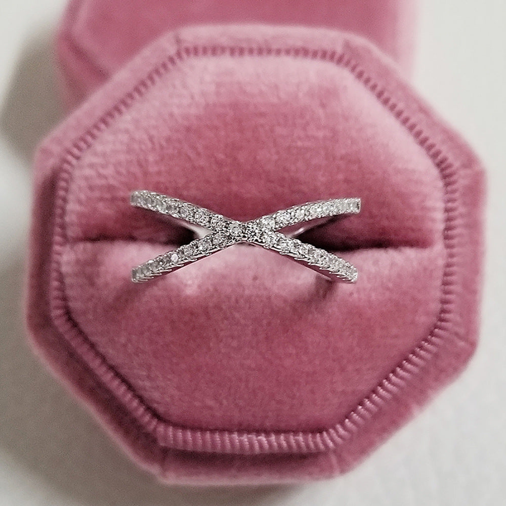 Comfortable Women's Fashion Simple Zircon Creative Ring