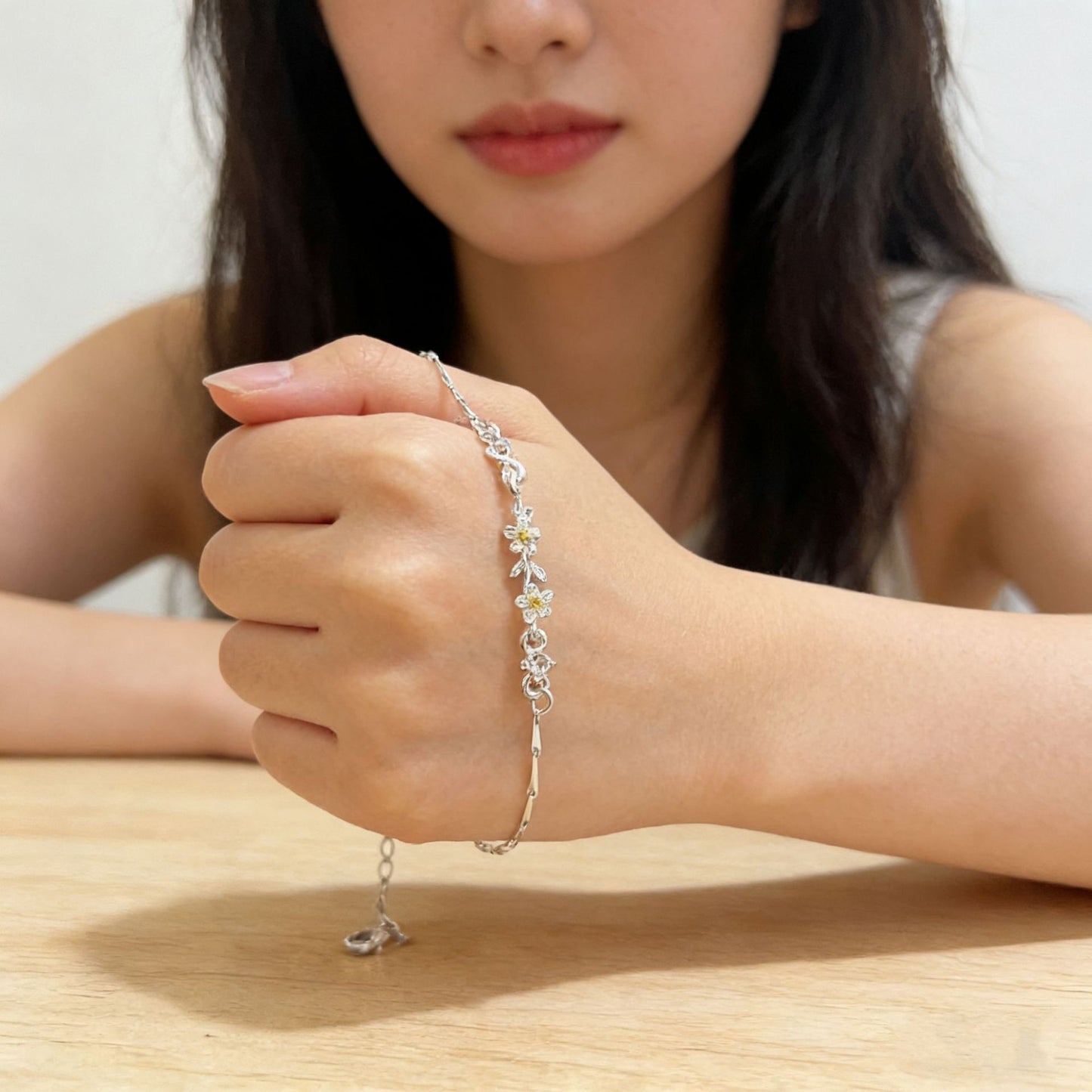 Gold Rhinestone Design Adjustable Simple Commuter Bracelet
