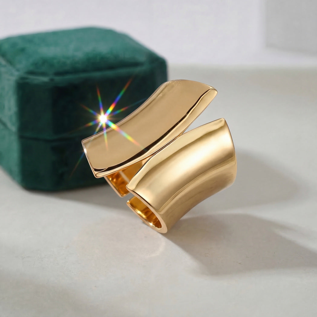 Women's Fashion Luxury Elegant Vacuum Plating Light Bracelet