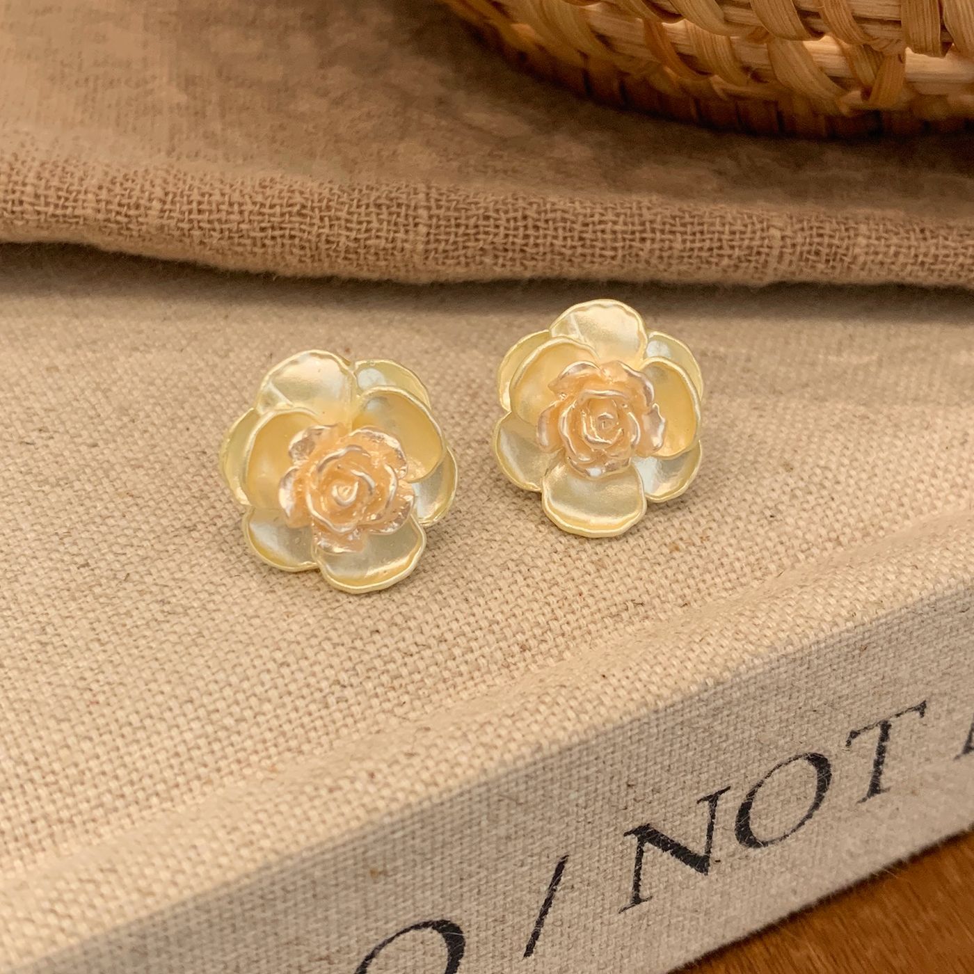 Oil Dripping Gold Camellia Female Sier Needle Gentle Sweet Style Rings