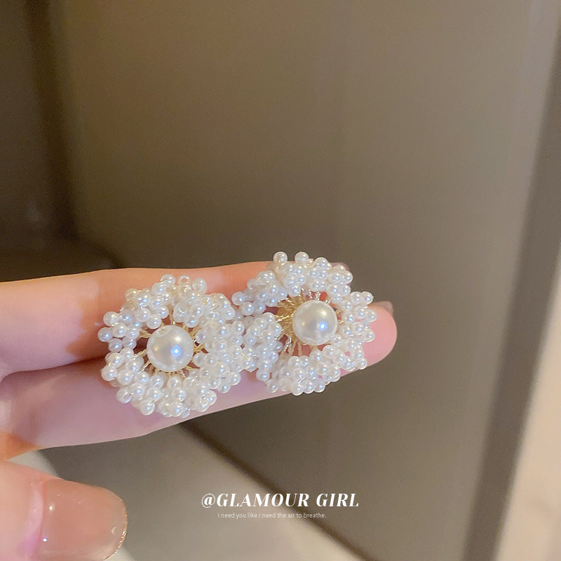 Women's Pearl Flower Fashionable High-grade French Entry Earrings