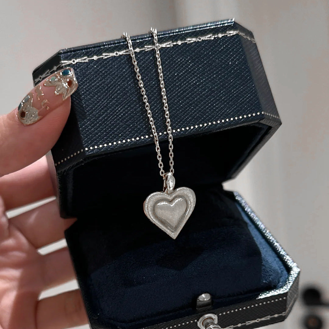 Women's Style Heart-shaped Special Interest Light Luxury Stylish Pendants