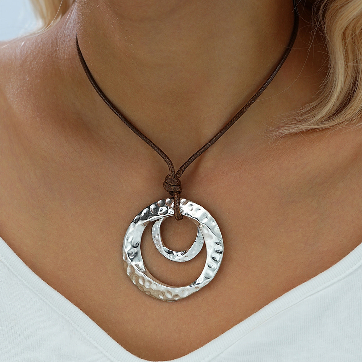 Exaggerated Liquid Flower Simple Metallic Fashion High-grade Necklace