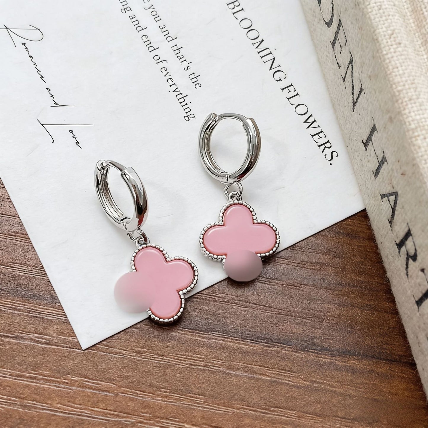 Women's High-grade Ear Clip Light Luxury Niche Design Titanium Steel No Earrings