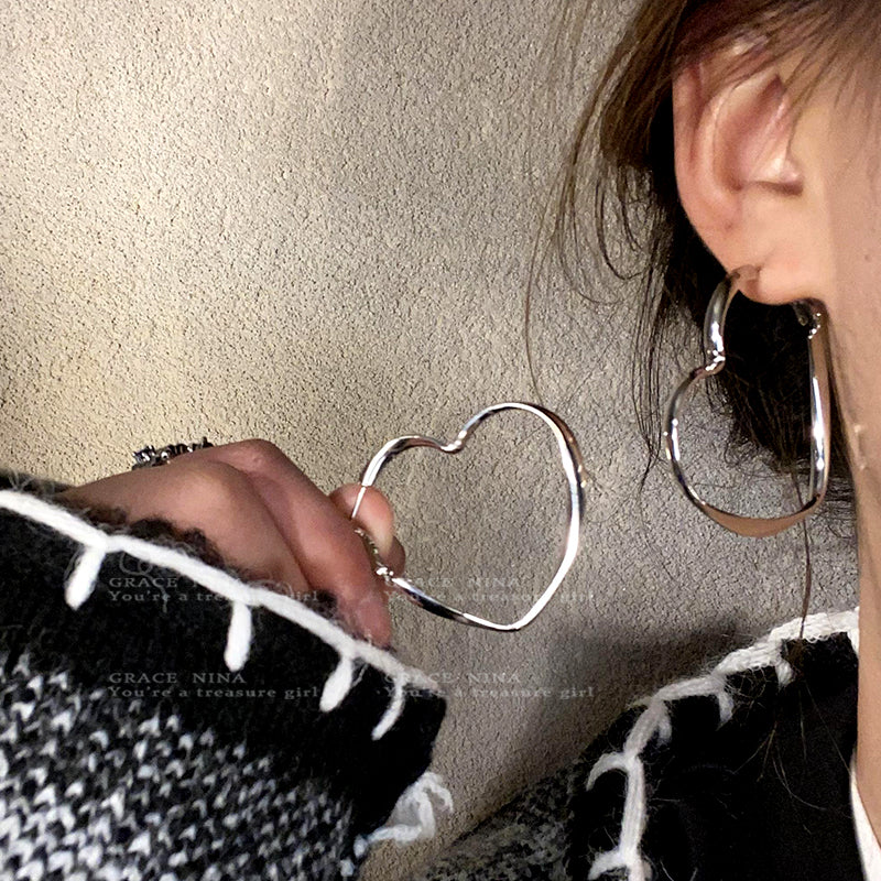 Sier Love Heart Trendy Cold High-key Ear Buckle