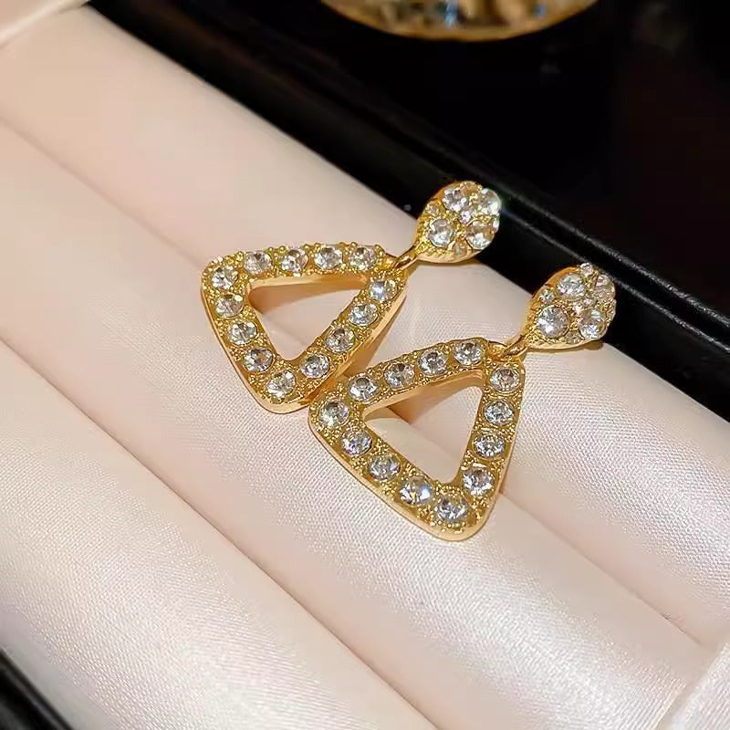 Triangle Hollow Simple High-grade Geometric Affordable Stud Earrings