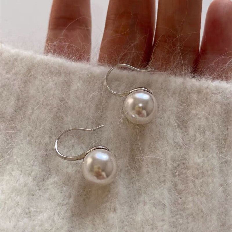 Women's Gentle Pearl Ear Hook Retro Temperamental Earrings