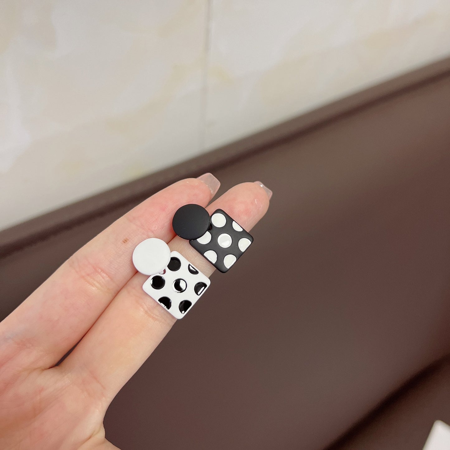 Women's Sier Needle Retro Cute Geometric For Trendy Contrast Color Earrings