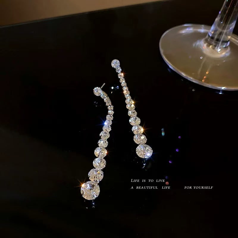 Women's Exaggerated Geometry Metal Circle Tassel Light Luxury High-grade Elegant Ear Earrings