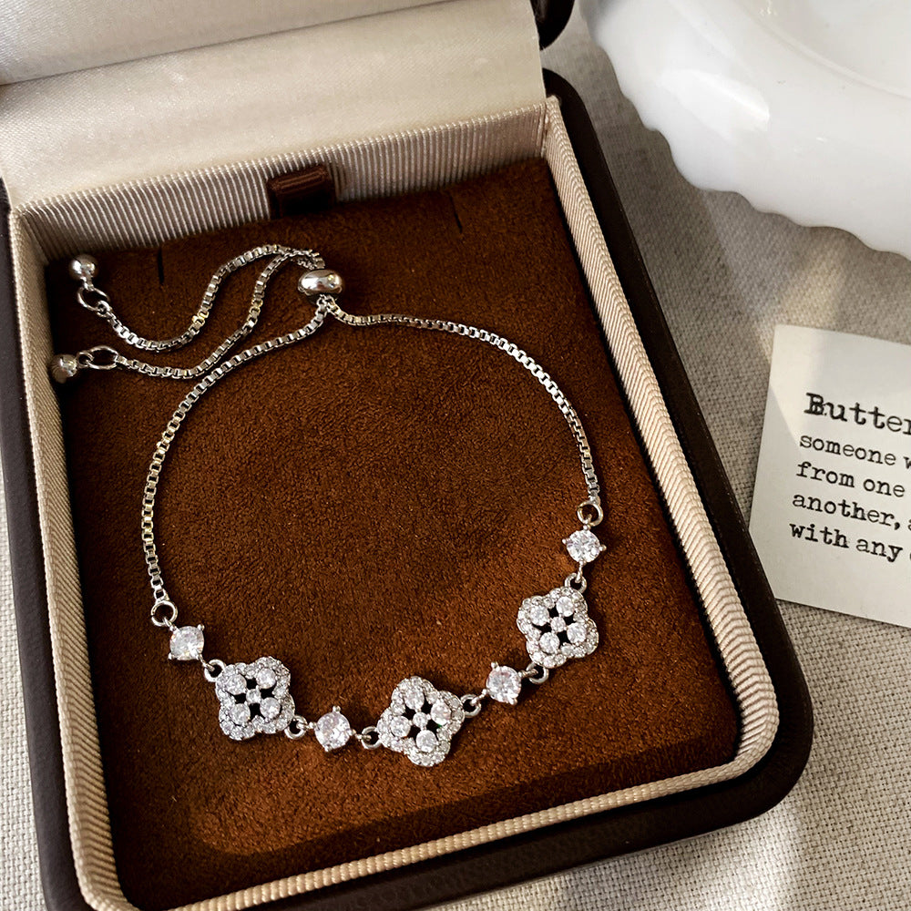 Women's Inlay Fritillary Four-leaf Flower Pull-out Light Luxury High-grade Bracelets