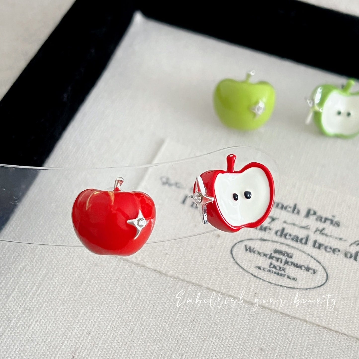 Red Unique Design Fashionable Light Luxury Premium Stud Earrings
