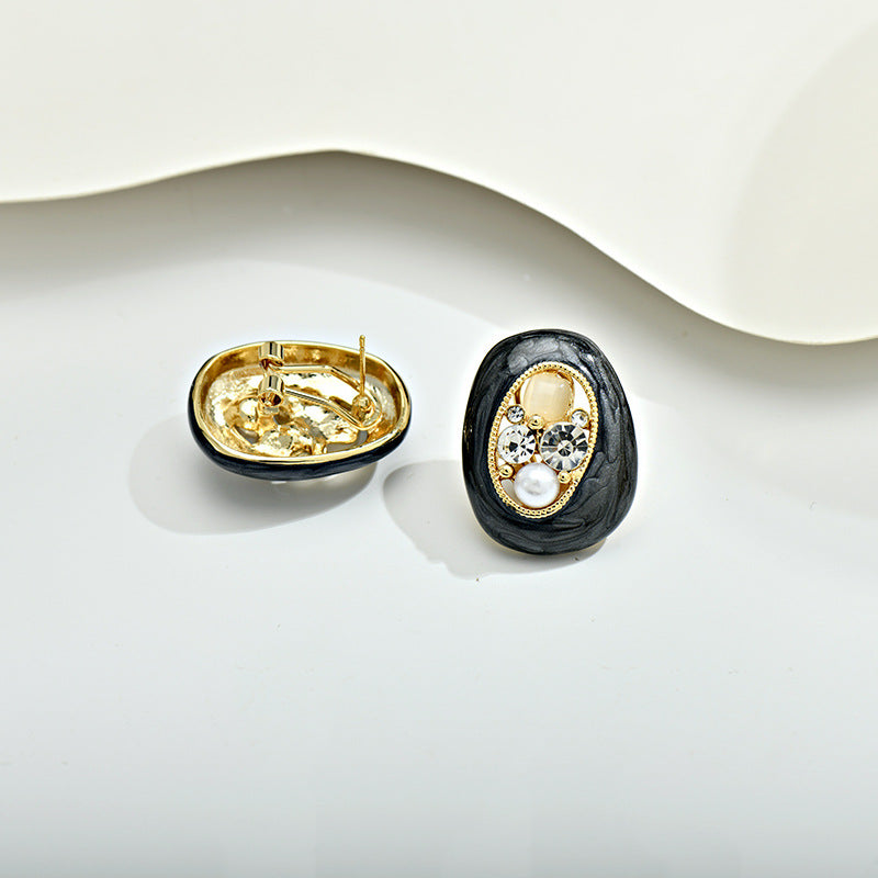 Women's Pearl Delicate Oval Fashion Design High-grade Light Stud Earrings