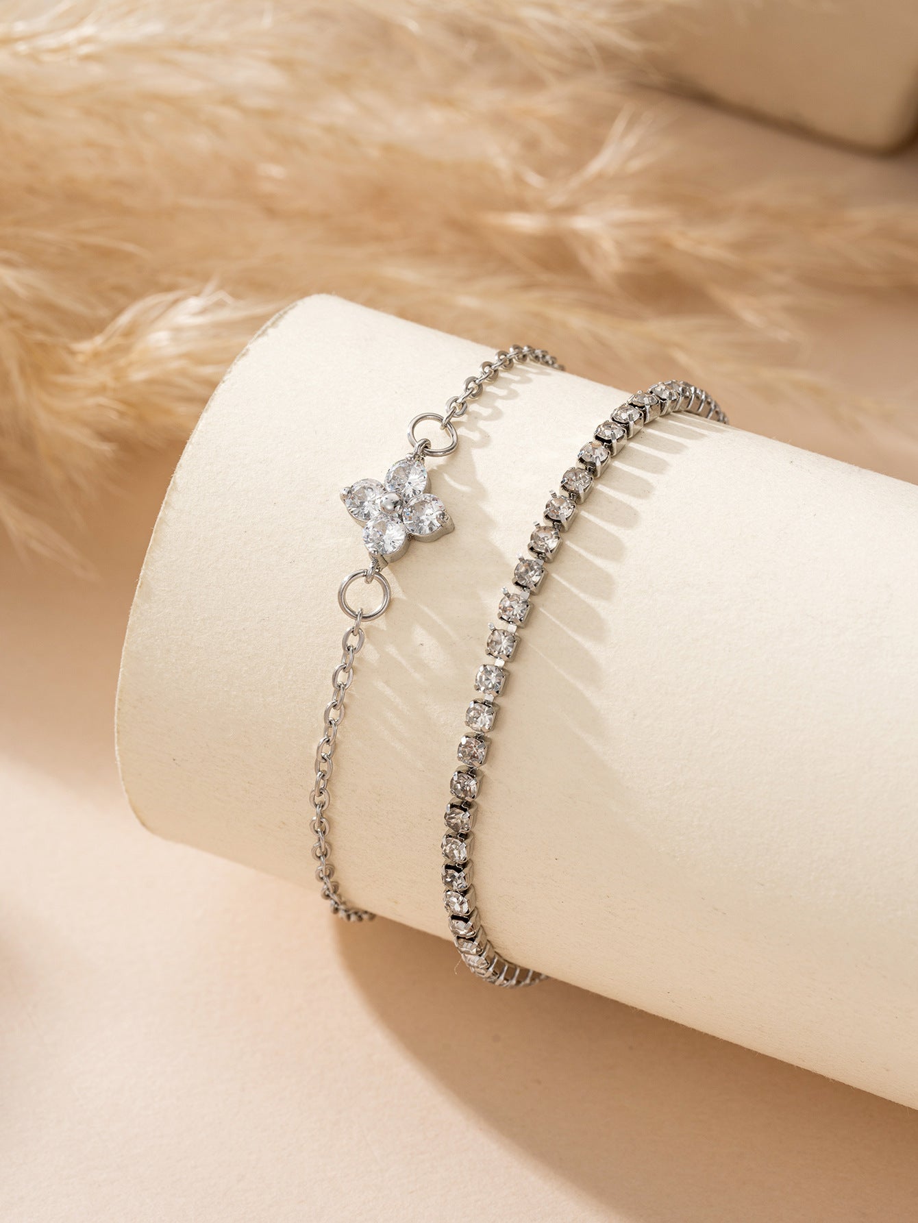 Simple Rhinestone Flower Refined Zircon Niche Fashion Bracelet