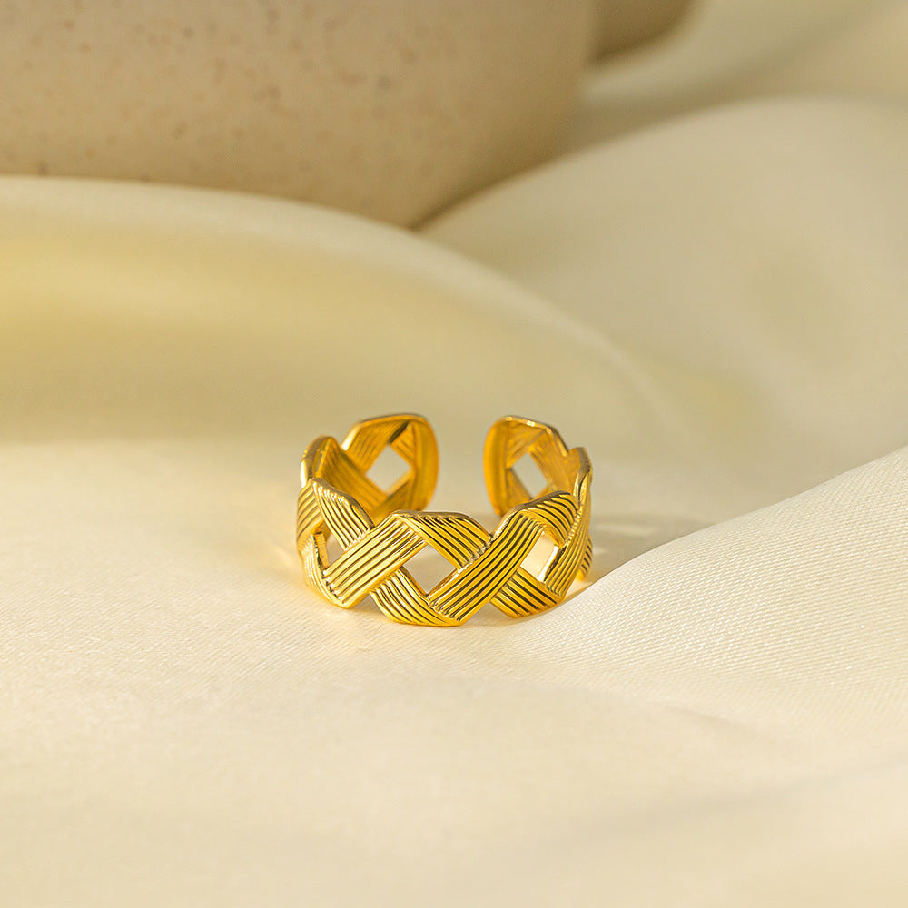 Stainless Steel Gold-plated Love Heart Flowers Rings