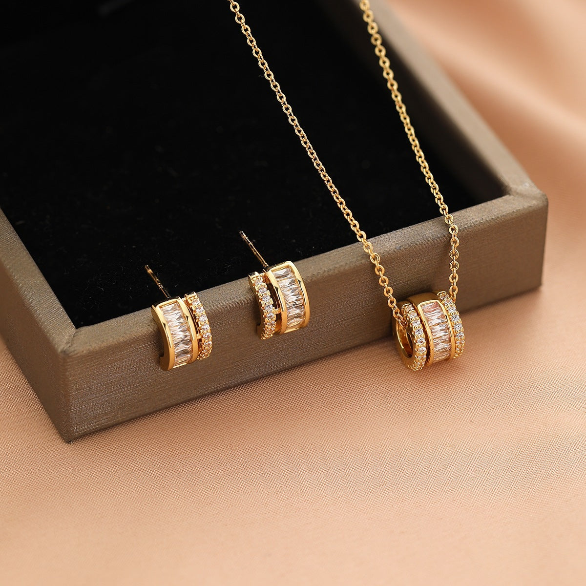 Glamorous Comfortable Two-piece Affordable Luxury Fashion Jewelry Set