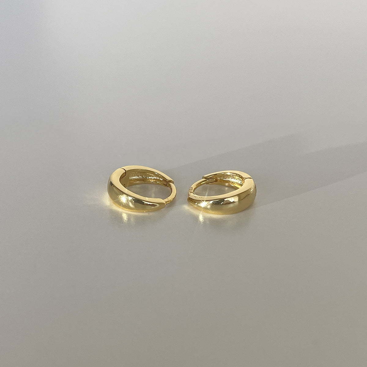 Women's High-grade Zircon Design Simple Sier Pin Ear Earrings