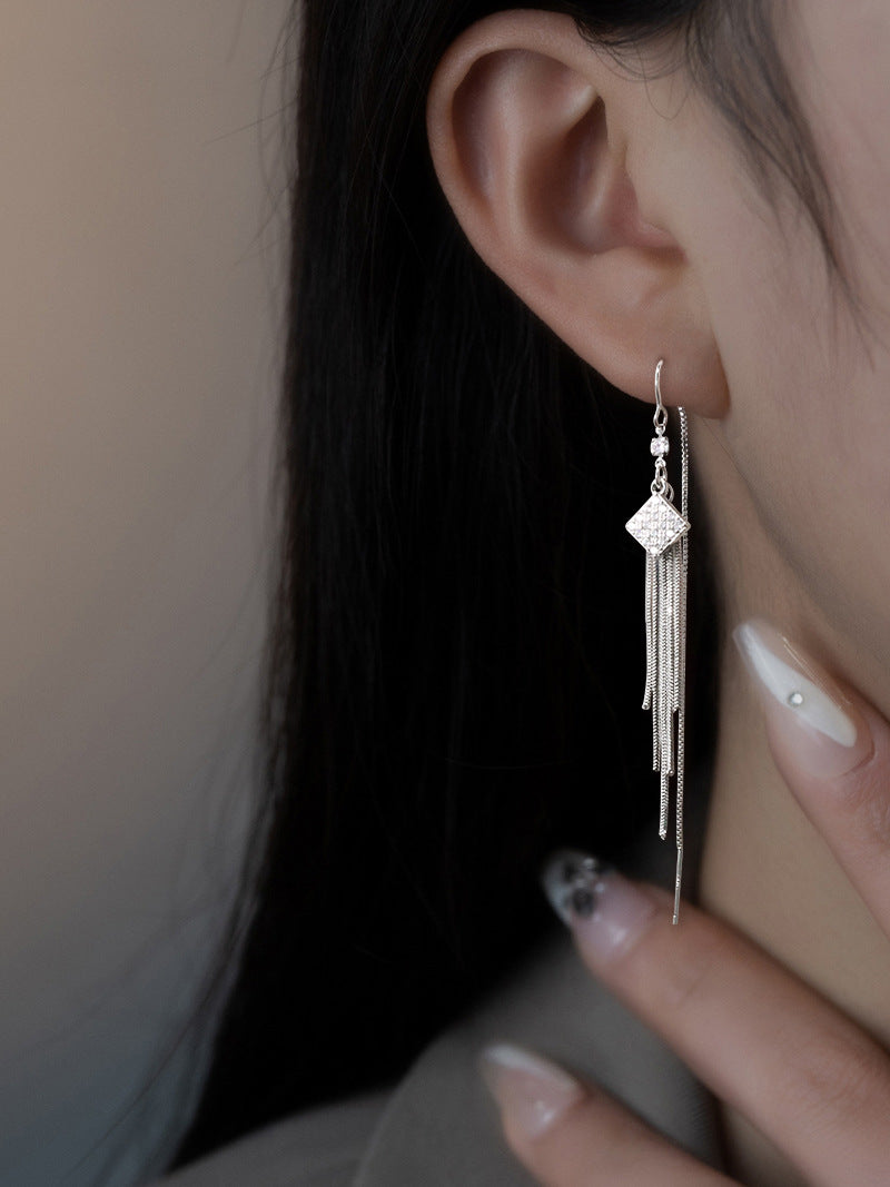 Women's Pentagram Tassel Unique High-grade Long Meteor Chain Bean Hook Ear Line