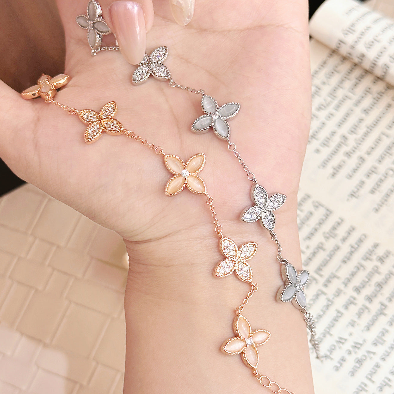 Fashion Sweet Versatile Zircon Four-leaf Flower Temperament Entry Lux Minimalist Bracelet