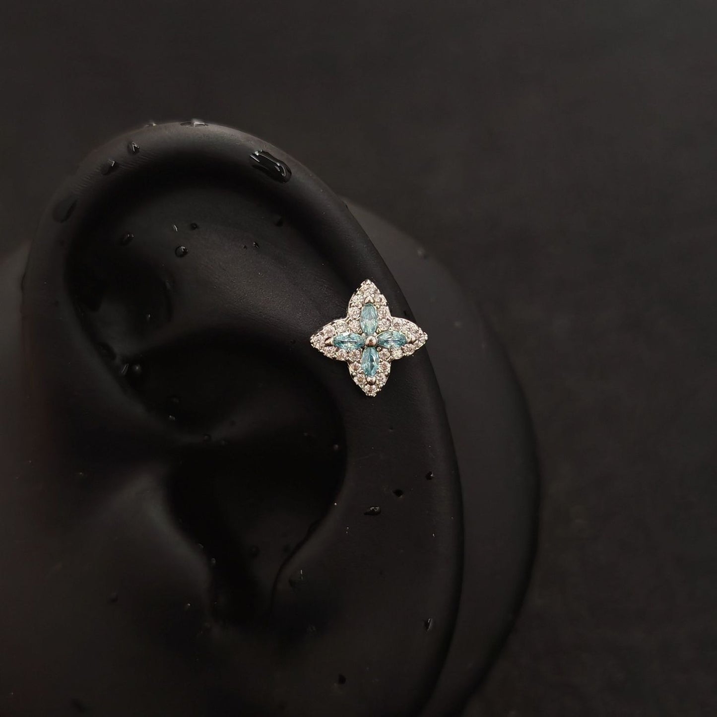 Women's Spiral Temperament Flash Four Leaf Clover Ear Tooth Mouth Bone Stud Earrings