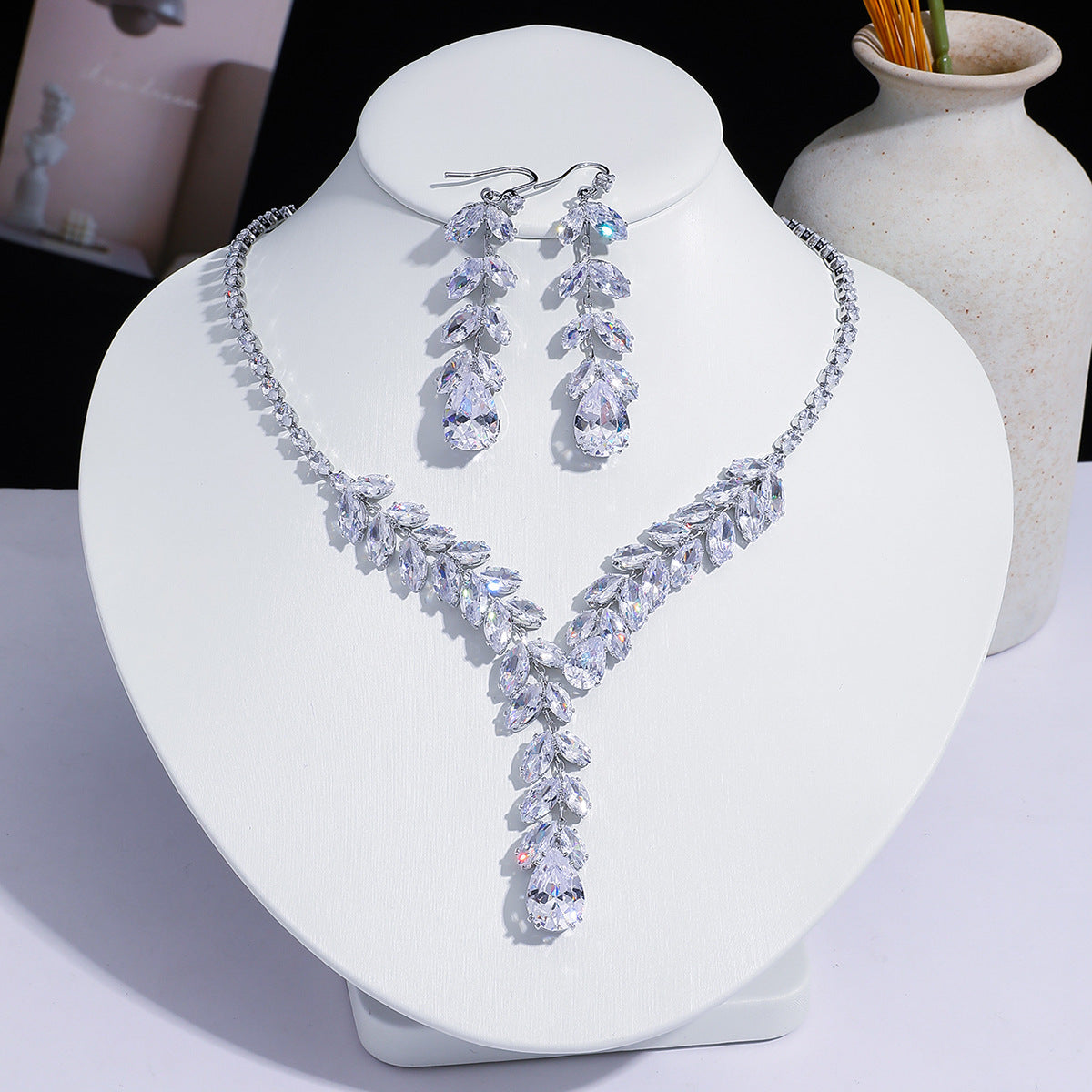 Fashion Trend Zircon Green Butterfly Tassel Necklace